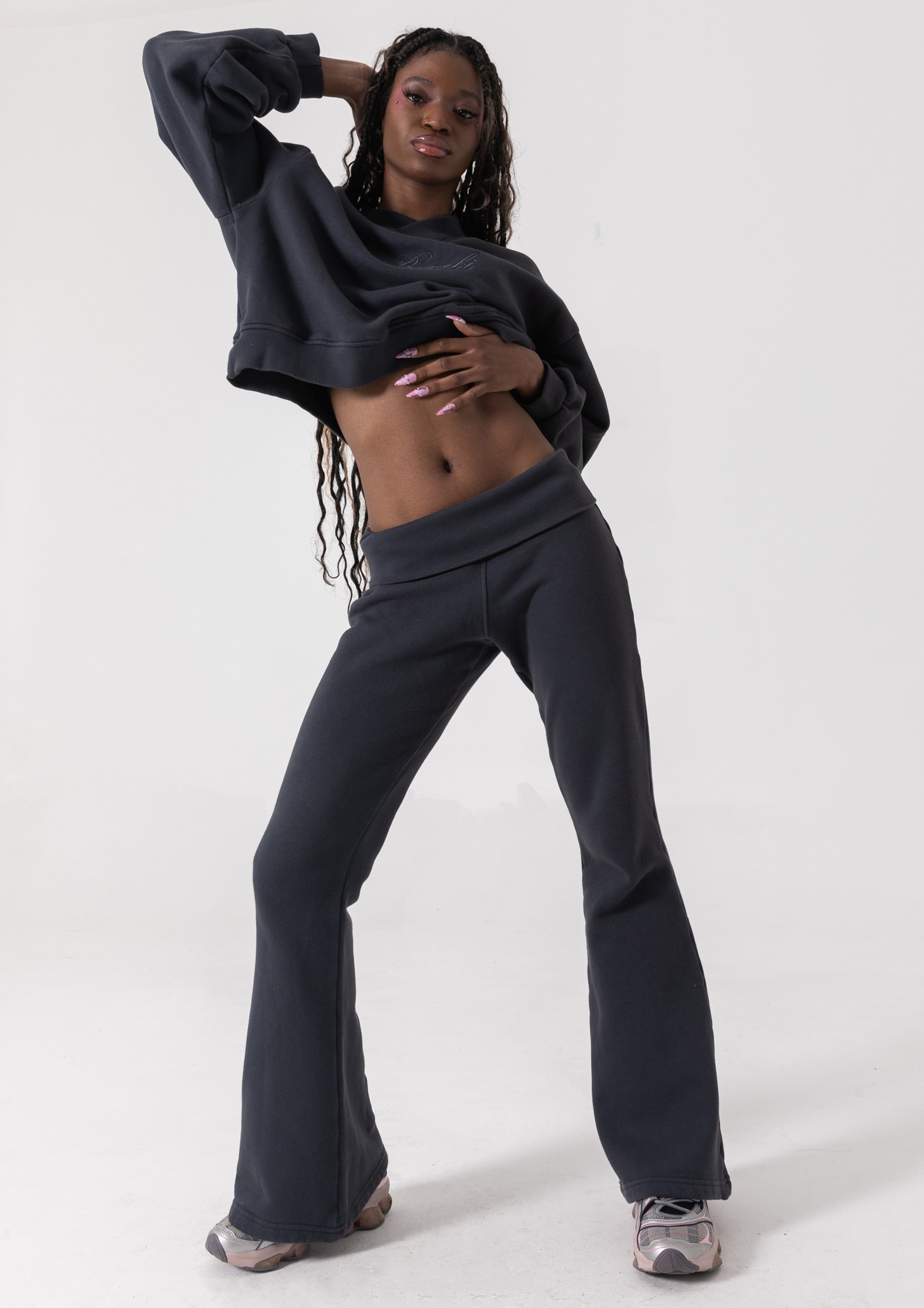 IZZY CREW - VINTAGE BLACK