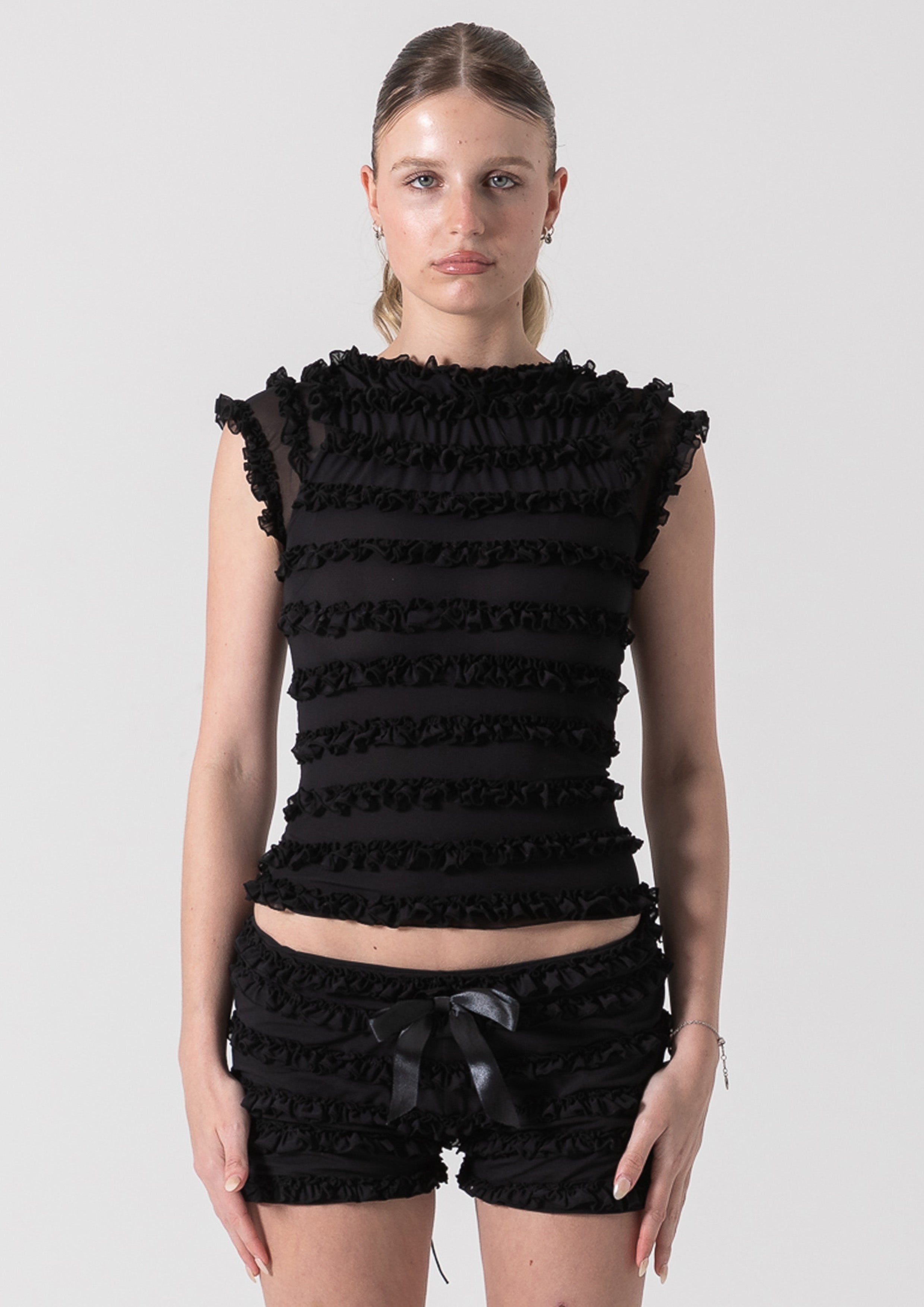 AMELIA RUFFLE TEE - BLACK