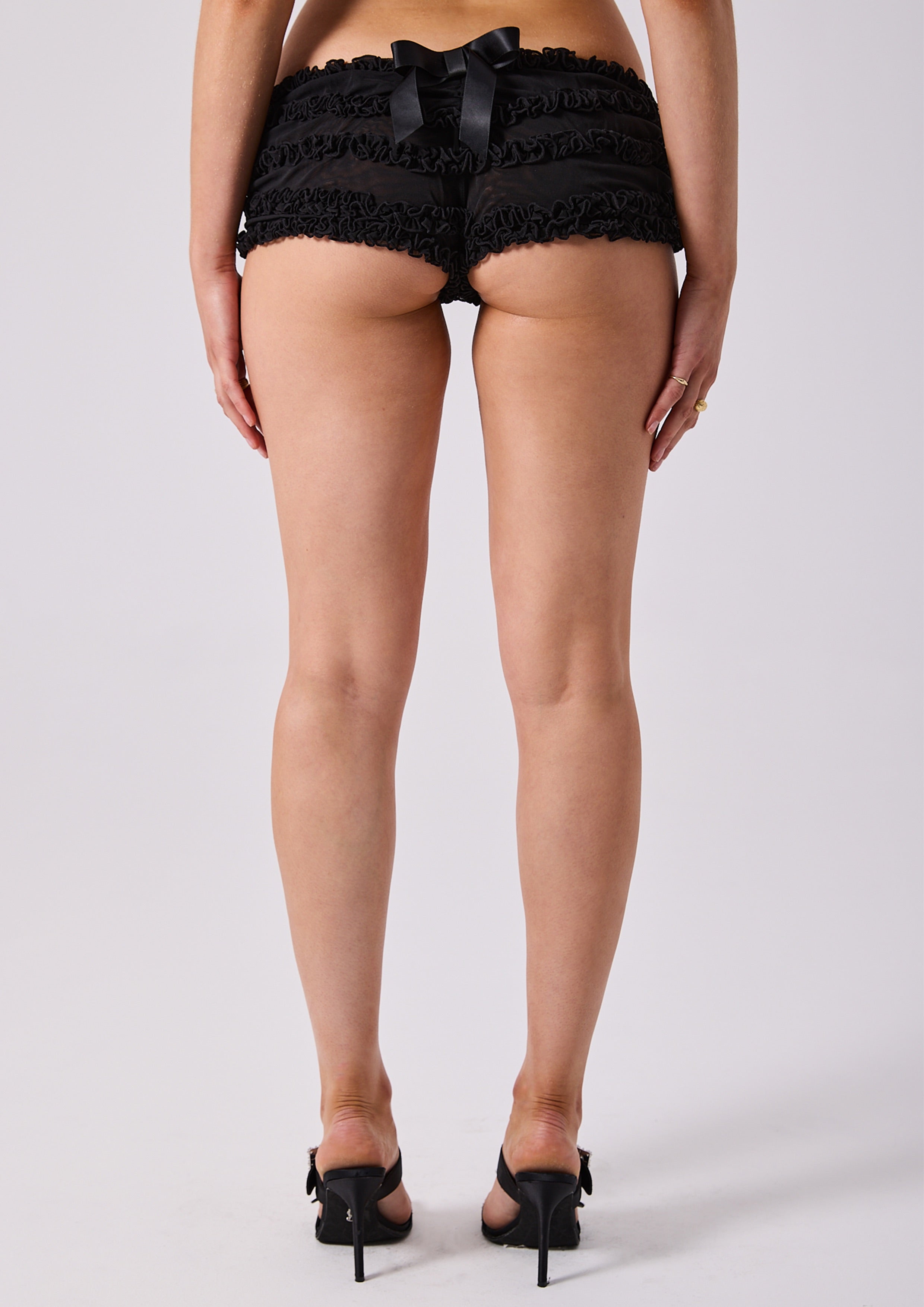 AMELIA MICRO RUFFLE SHORT - BLACK