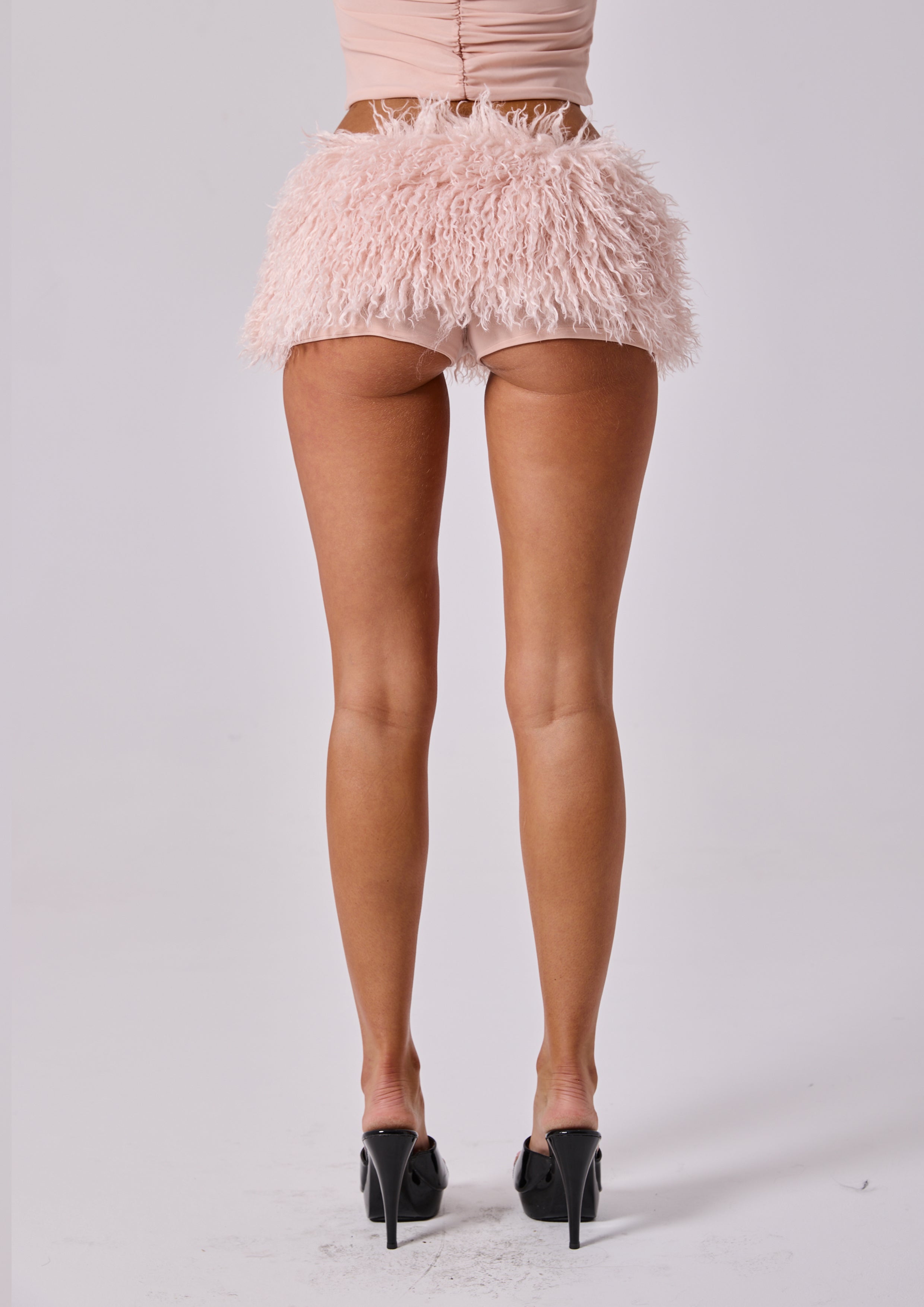 SABRINA FAUX FUR SHORTS - PINK