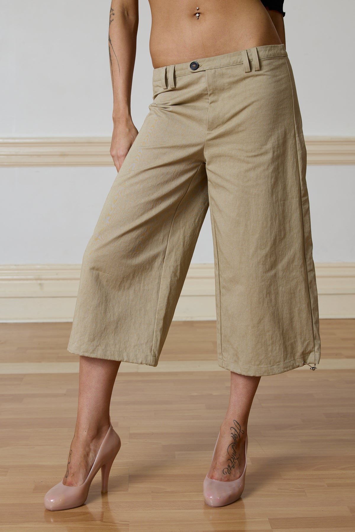 SELENE CROPPED PANTS - STONE