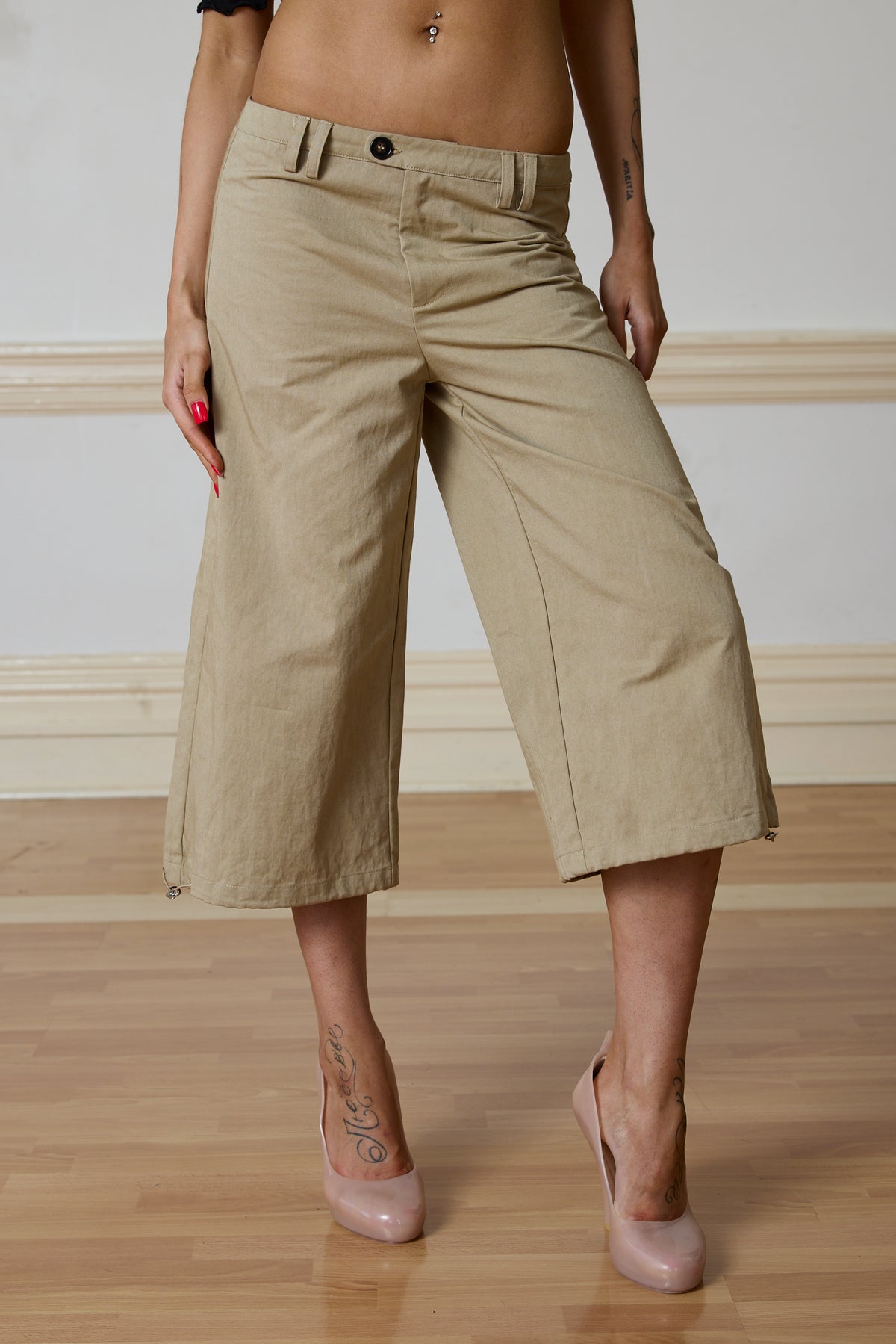 SELENE CROPPED PANTS - STONE
