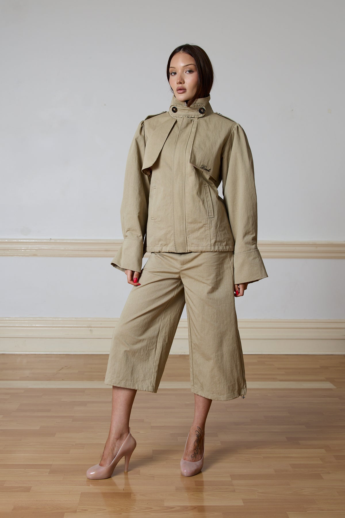 SELENE CROPPED TRENCH JACKET- STONE