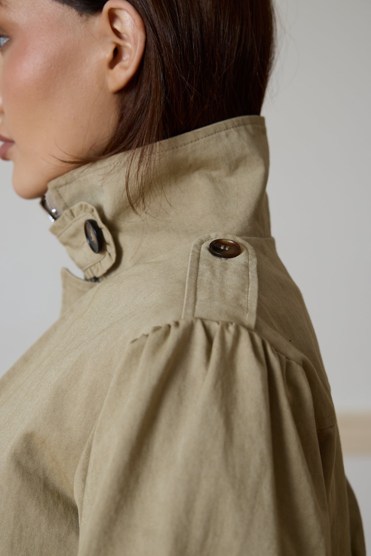 SELENE CROPPED TRENCH JACKET- STONE